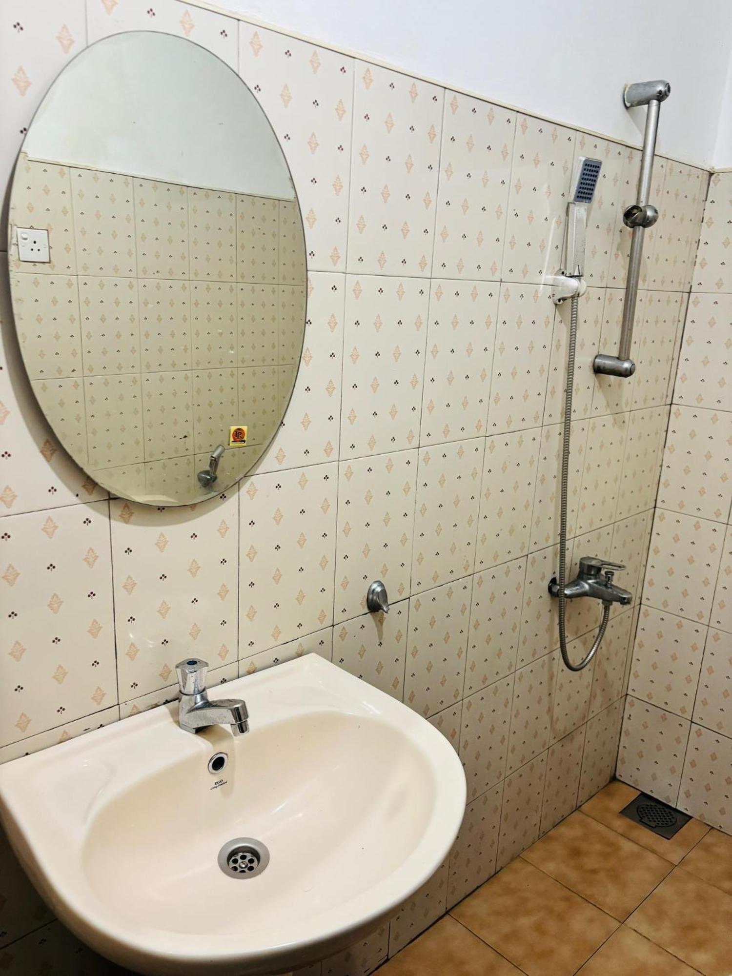 Gastfamilie Ella Apartment Ngoại thất bức ảnh